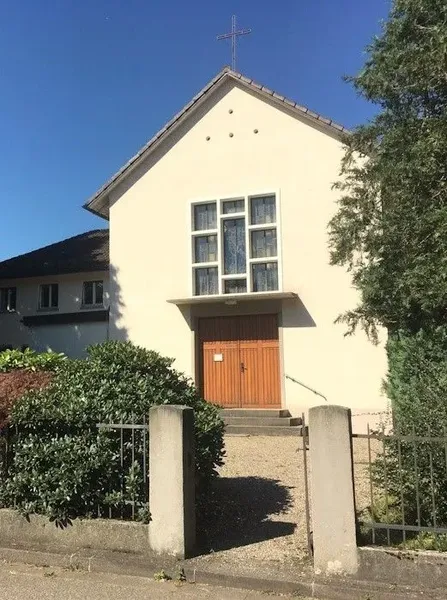 Das Bild zeigt die Kirche des Karmel St. Therese Kirchzarten
