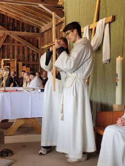 Das Bild zeigt die Eucharistiefeier zu Christi Himmelfahrt