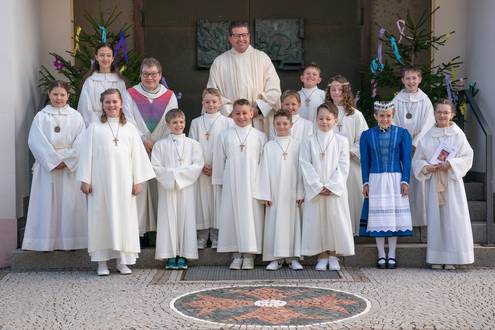 Das Bild zeigt die Erstkommunionkinder von Breitnau